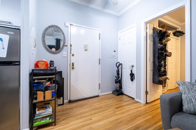 Foto del edificio - 245 8th St