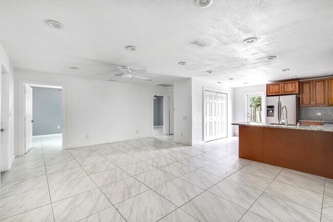 Foto del edificio - 4389 Bellewood St