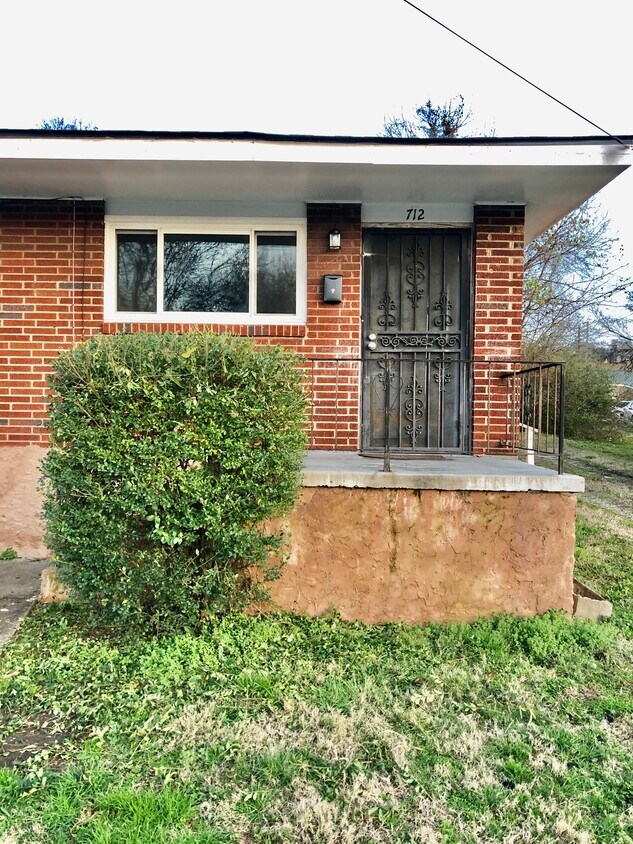 Primary Photo - 712 Dodson ave
