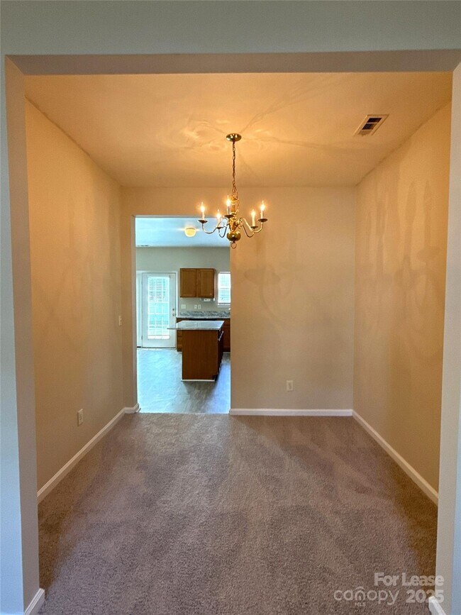 Foto del edificio - 10150 Alexander Martin Ave