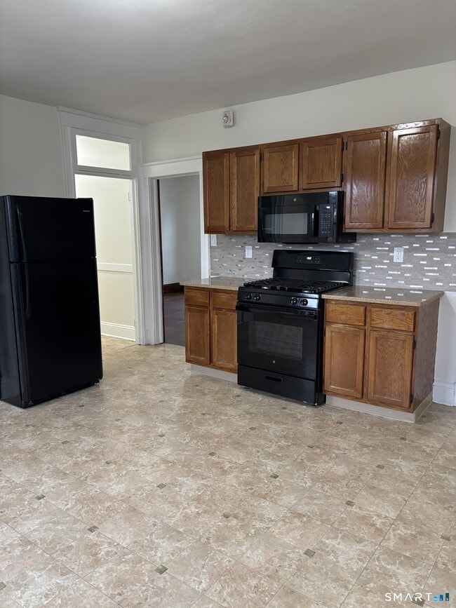 Building Photo - 18 Carmody St