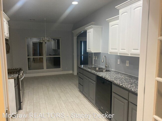 Building Photo - 3 br, 2 bath House - 9800 E. 108th Court N.