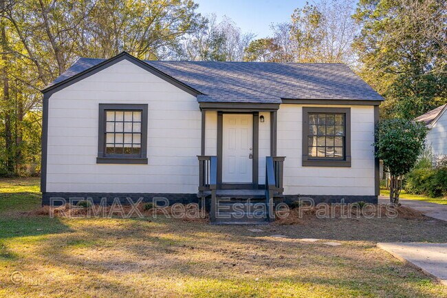 Building Photo - 604 Melba Ave