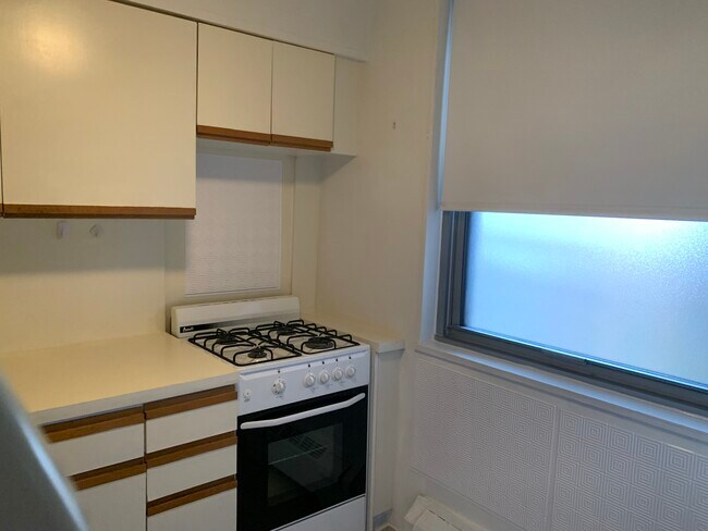 Foto del edificio - 6125 97th St