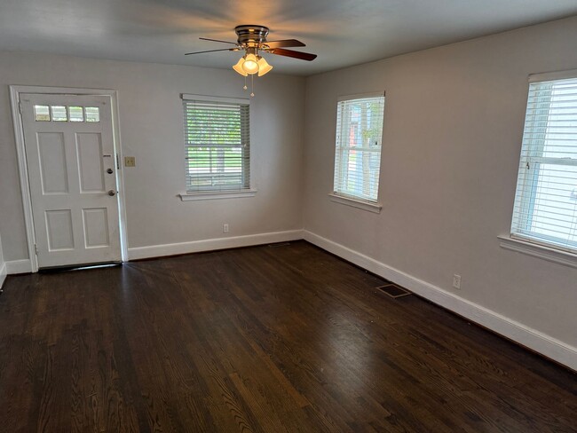 Foto del edificio - 2302 Chesterfield Ave