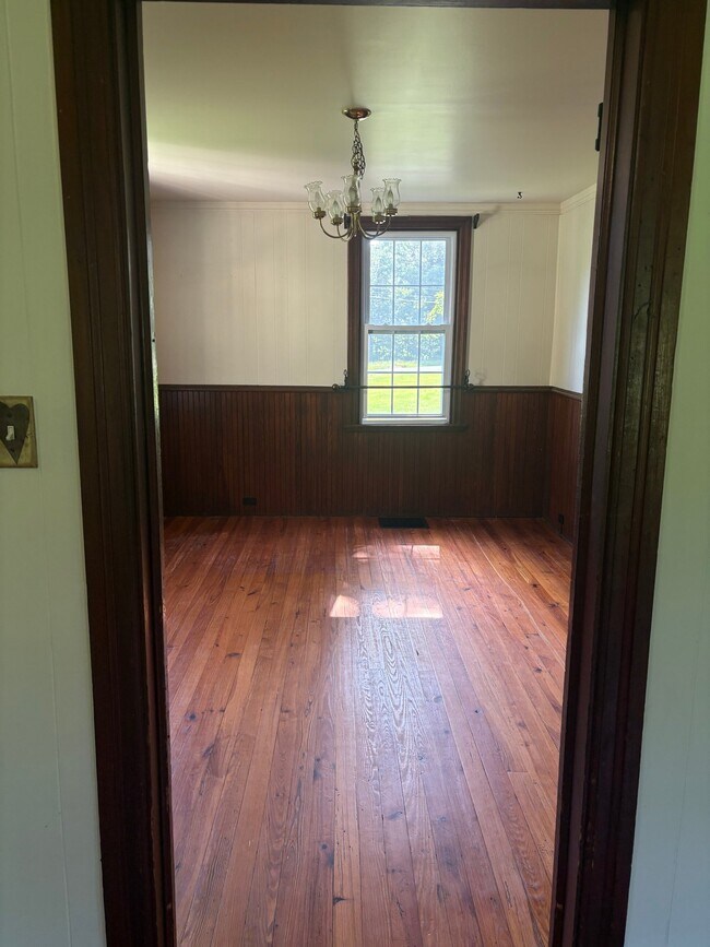Foto del edificio - 403 Old Ferry Rd