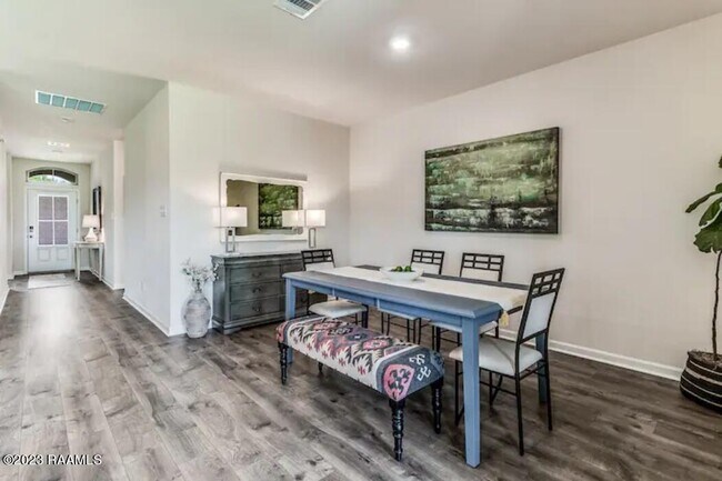 Building Photo - 406 Starlight Dr