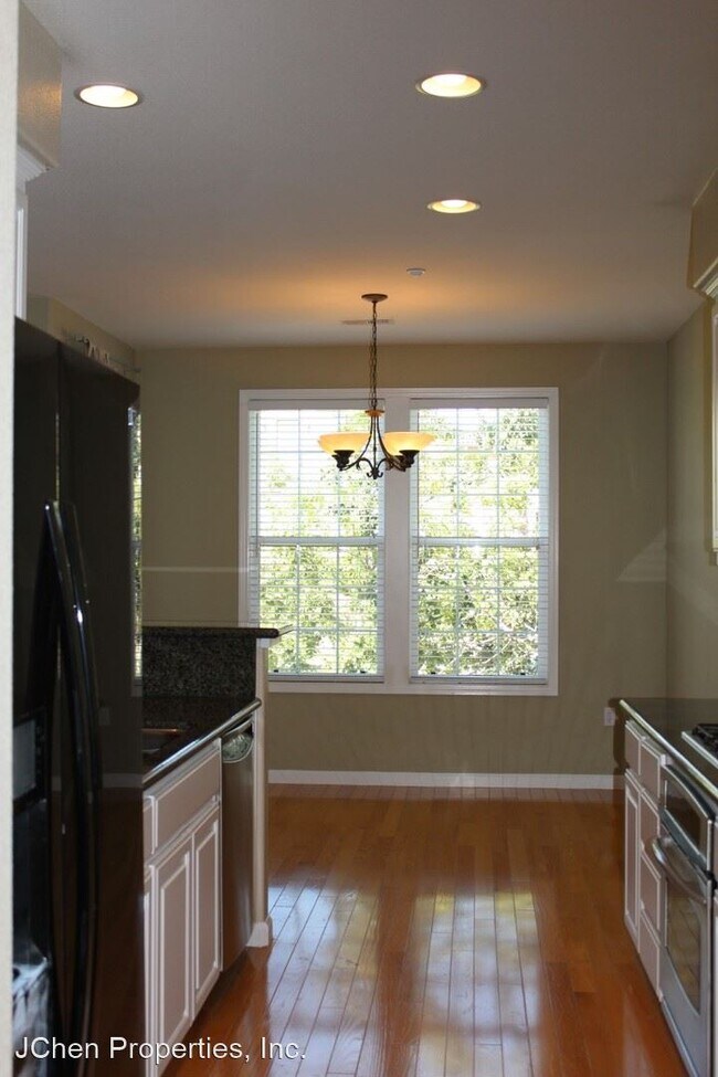 Building Photo - 3 br, 2 bath House - 3721 Whitworth Dr.