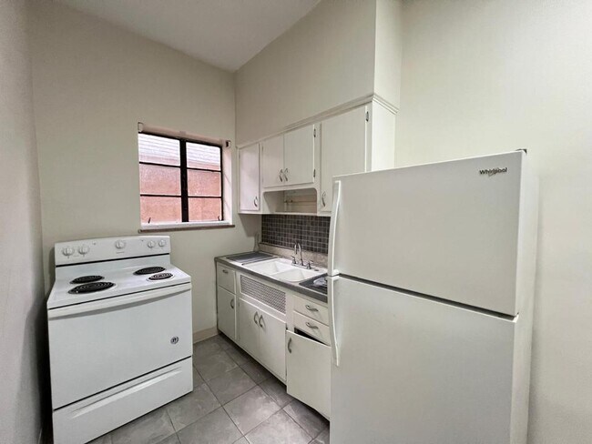 Foto del edificio - 1555 Neil Ave