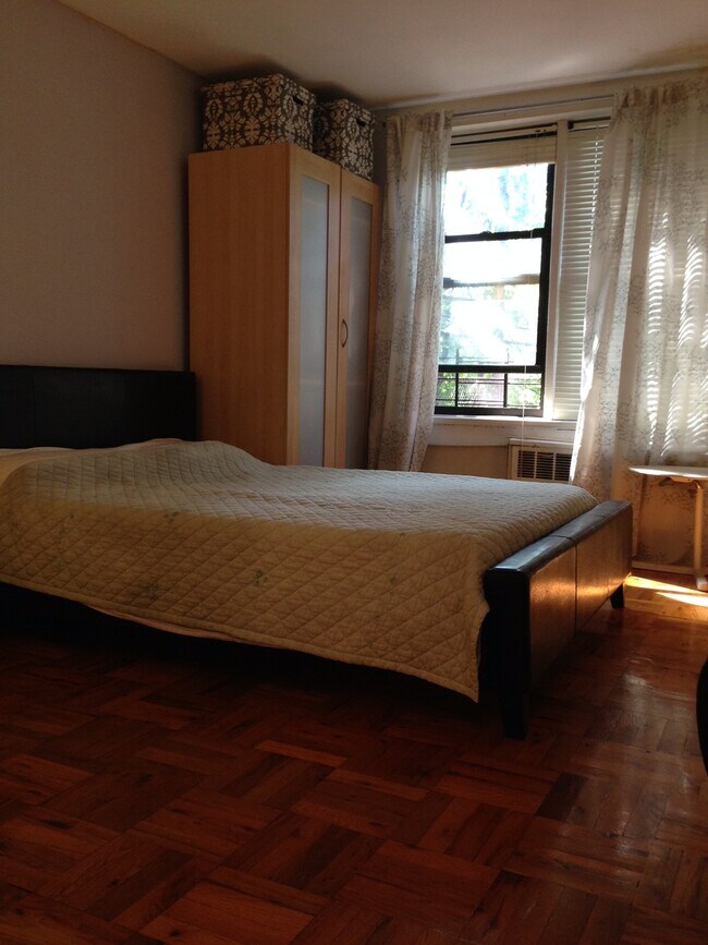 Bedroom - 4142 73rd St