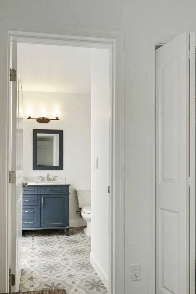 Foto del edificio - 550 Hathway Ave