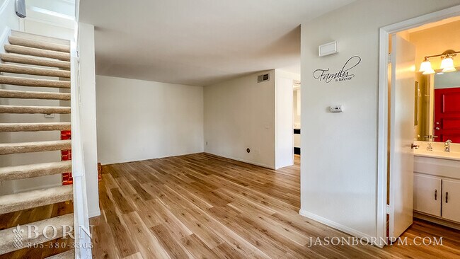Building Photo - 1824 E Avenida De Las Flores