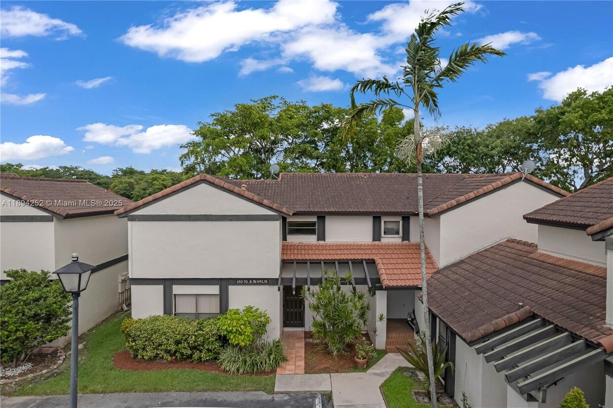 Foto principal - 15070 SW 49th Ln