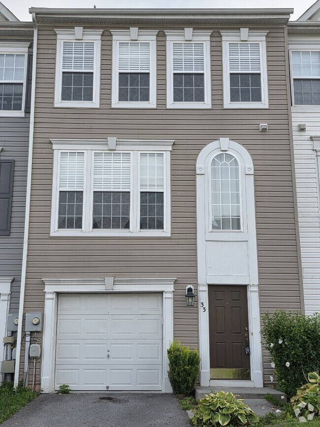 Building Photo - 33 Scholarship Ln