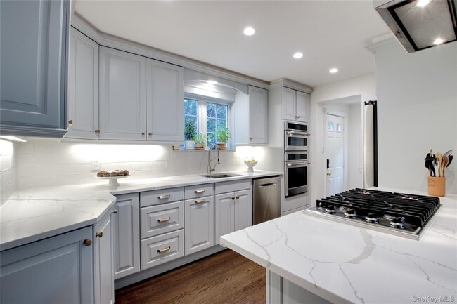 Foto del edificio - 60 Thayer Rd