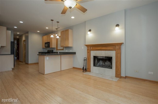 Building Photo - 847 N Mozart St