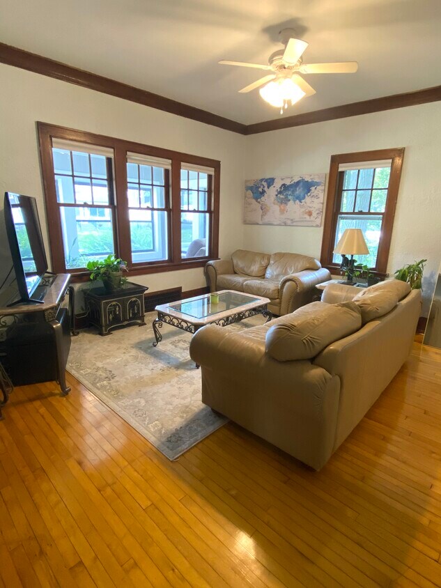 Foto principal - 3027 S Superior St