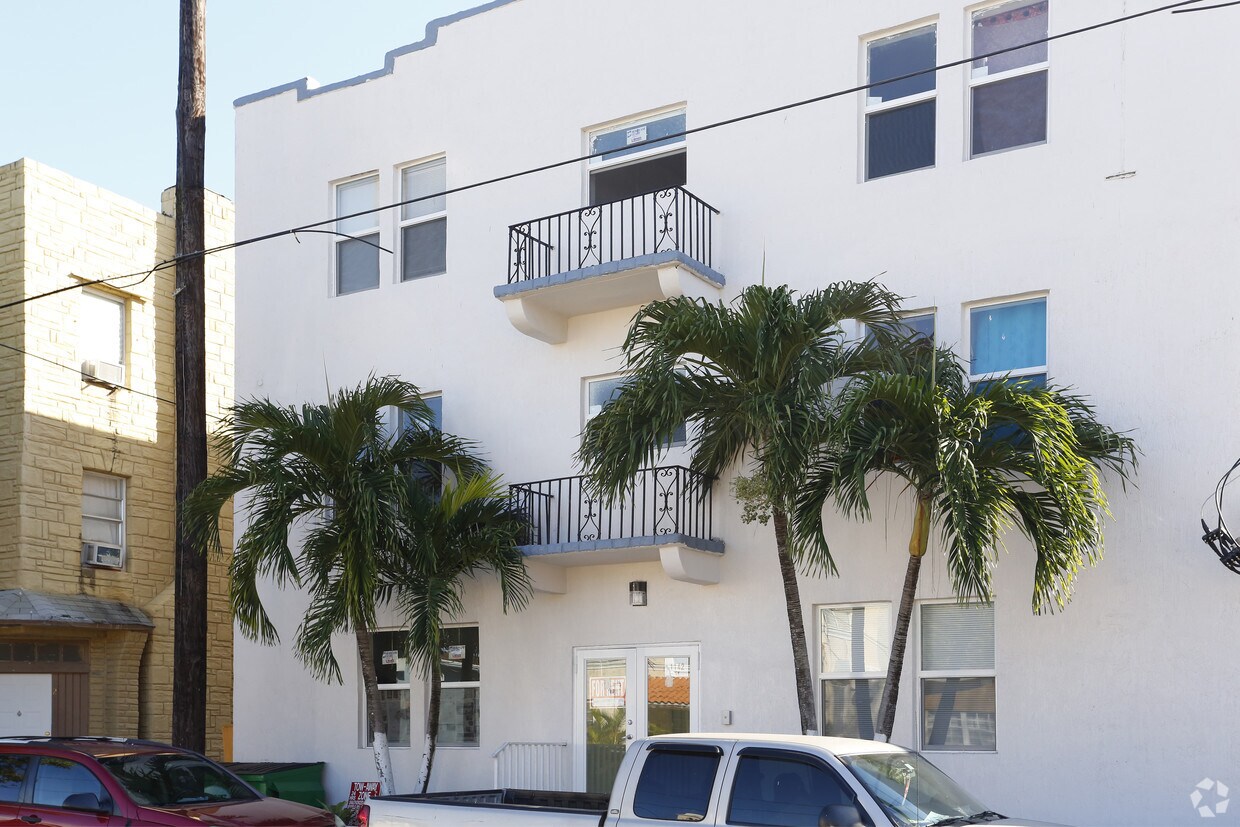 1142 el sudoeste de 4th St - 1142 SW 4th St
