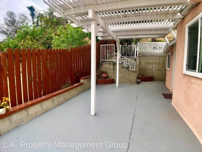 Building Photo - 2 br, 1 bath House - 450 James Street