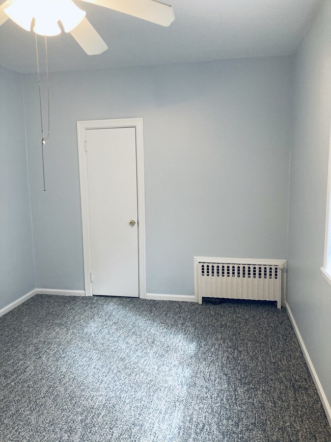 Foto del edificio - 1475 E 10th St