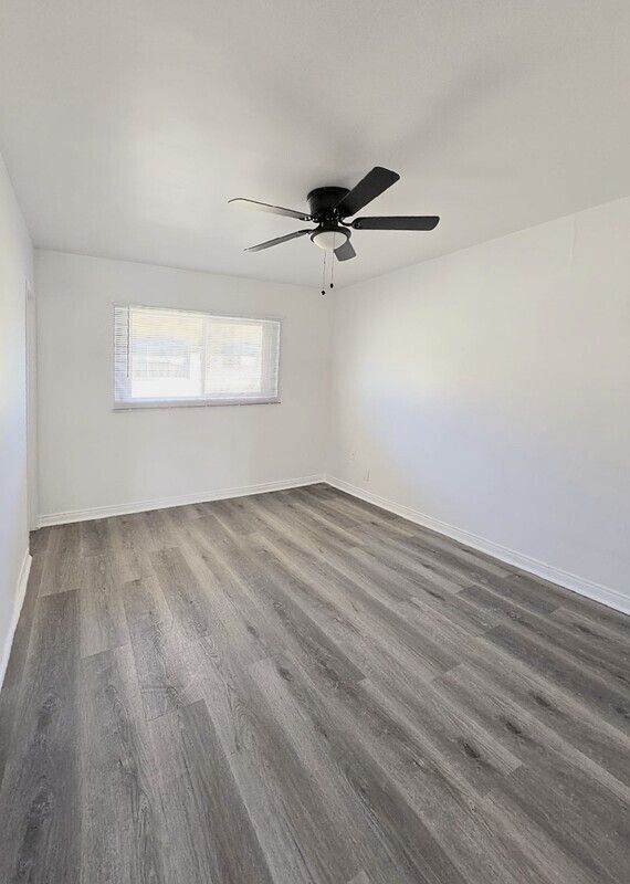 Building Photo - 1822 W Sumac Ln