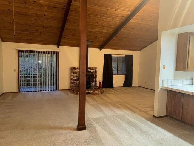 Building Photo - 18121 Fair Oaks Dr