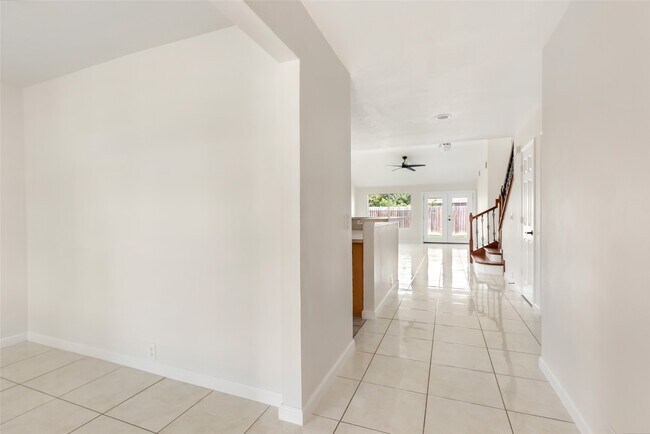 Foto del edificio - 671 Cypresswood Trce