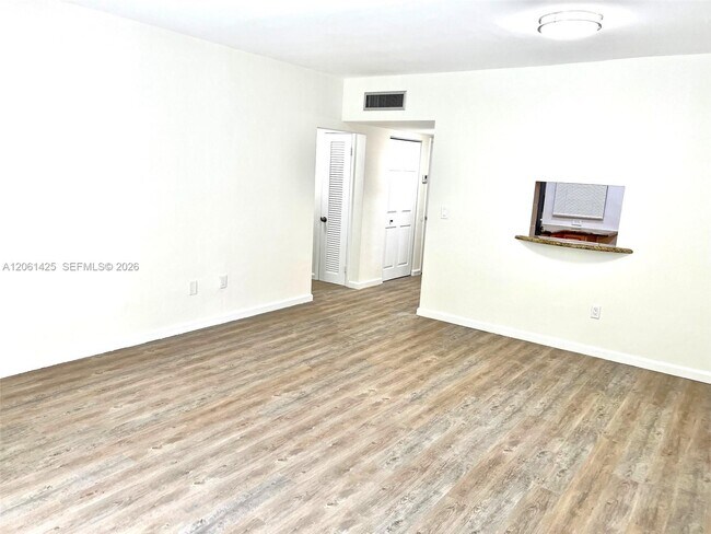 Foto del edificio - 9159 SW 77th Ave