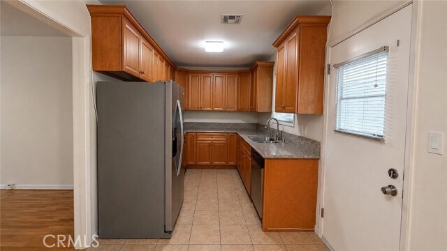 Foto del edificio - 2569 N Brighton St