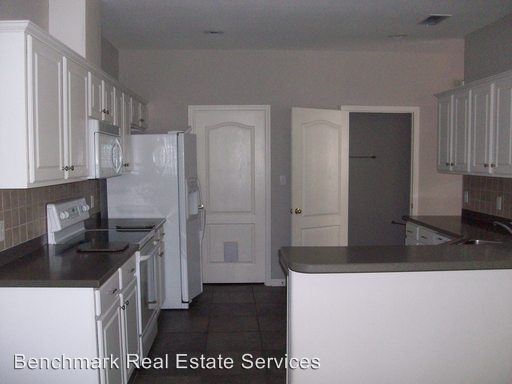 Building Photo - 2480 Heathrow Dr