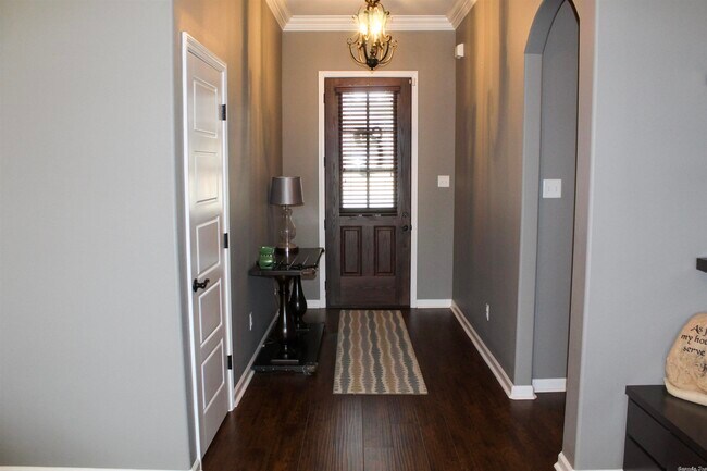 Foto del edificio - 2413 Ramond Ln