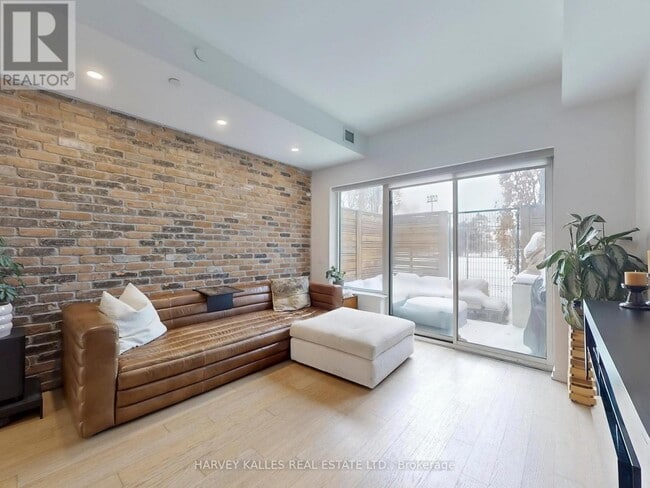 Building Photo - 138 St Helens Ave