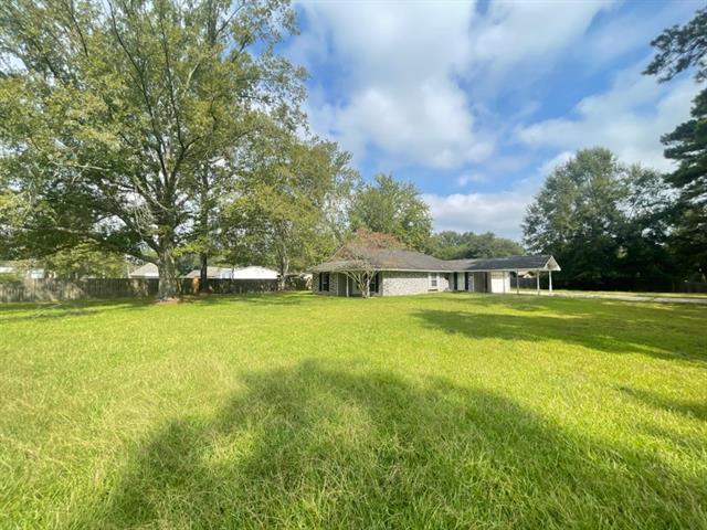 Building Photo - 39383 S Hoover Rd