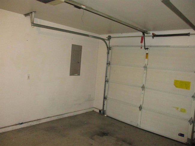 Building Photo - 993 Bennett Ln