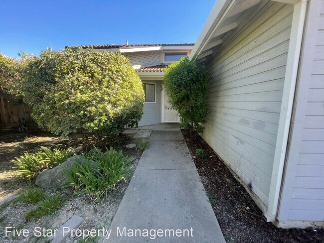 Building Photo - 3 br, 2 bath House - 2404 Floyd Ave