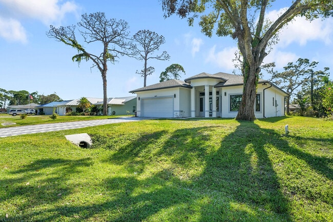 Foto del edificio - 6607 Deland Ave