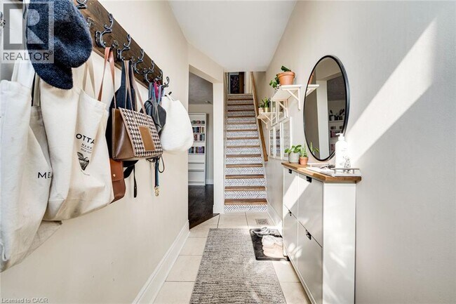 Building Photo - 187 Oak Ave