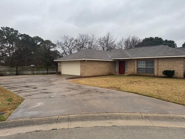 Building Photo - 318 Shade tree St