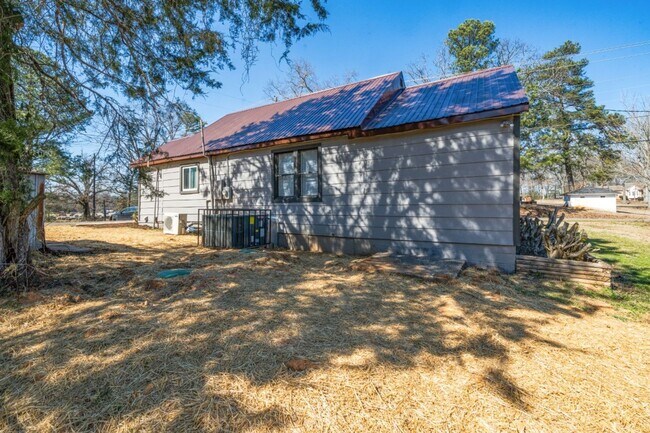 Foto del edificio - 3907 Midway Rd