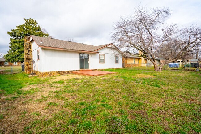 Foto del edificio - Beautiful 3 Bed 2 Bath home!