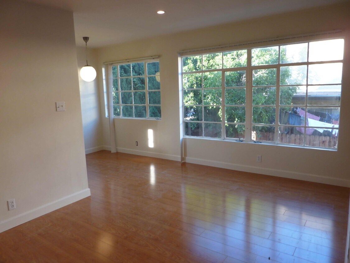Primary Photo - 1225 Grandview Ave