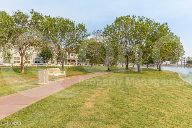 Foto del edificio - 3445 E Palo Verde St