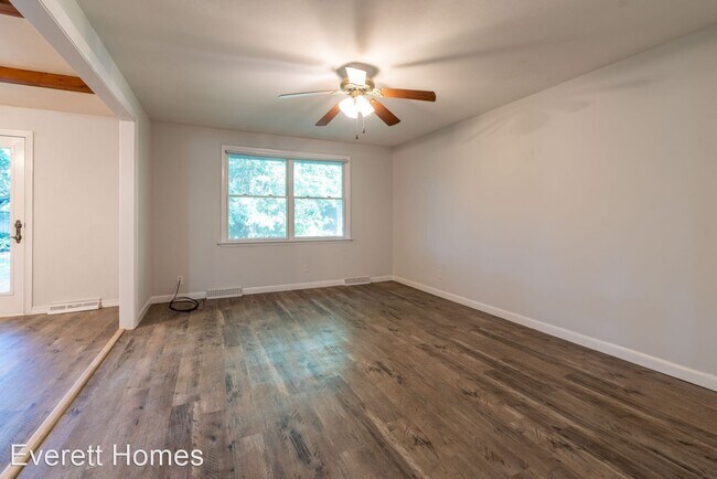 Foto del edificio - 3 br, 1 bath House - 1304 S Belcrest Ave