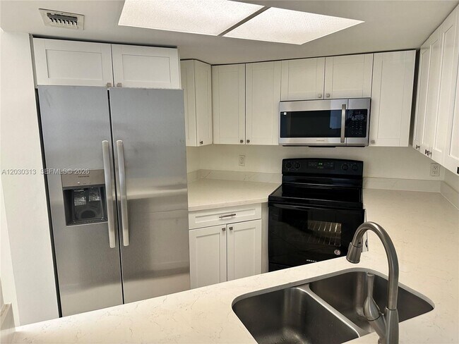 Foto del edificio - 9607 SW 138th Ave