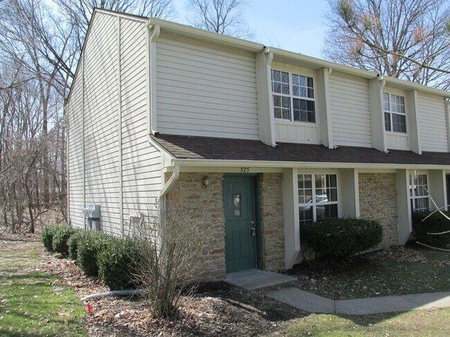 Building Photo - 575 Holly Ct S