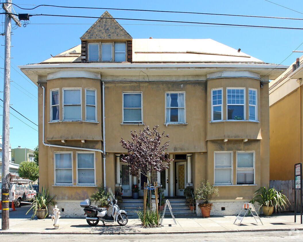 Primary Photo - 200-206 4th Ave