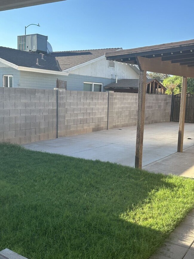 Foto del edificio - 4 Bedroom in Mesa @ Mesa Dr & Southern!