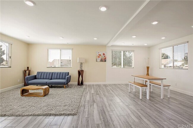 Building Photo - 3551 Sabina St
