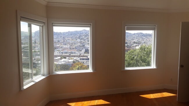 Studio Living Room - 2334 19th St