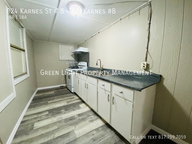 Foto del edificio - 824 Karnes St